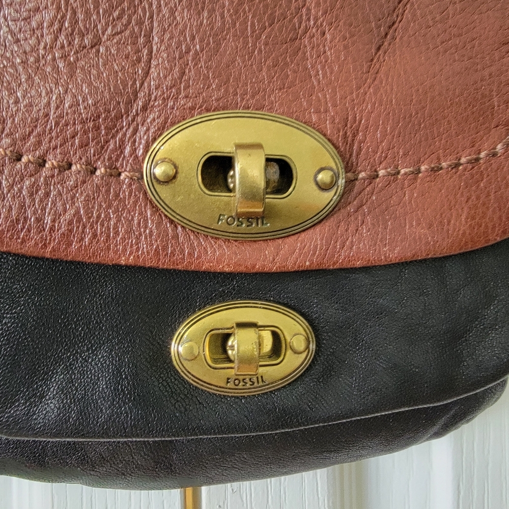 Fossil mini crossbody, black & cognac leather. - Picture 3 of 8